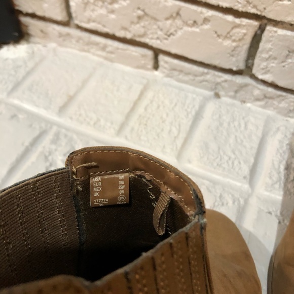 Tan Boots - Picture 3 of 3